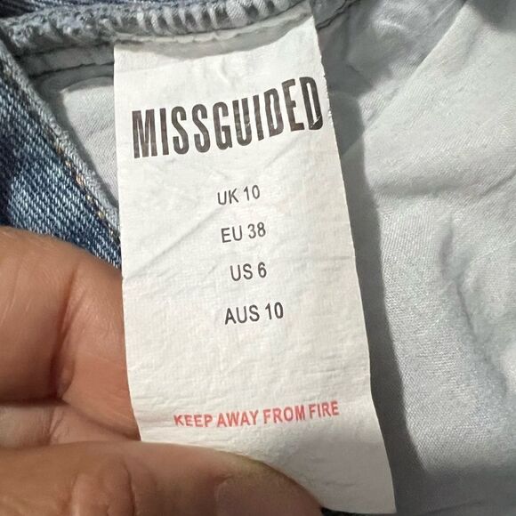 Misguided Blue Riot Embroidered Red Rose Distressed Mom Woman’s Jeans Sz 10 - Picture 10 of 12